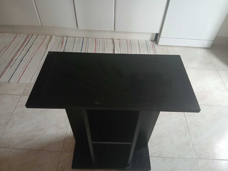 Aquário com móvel e acessórios