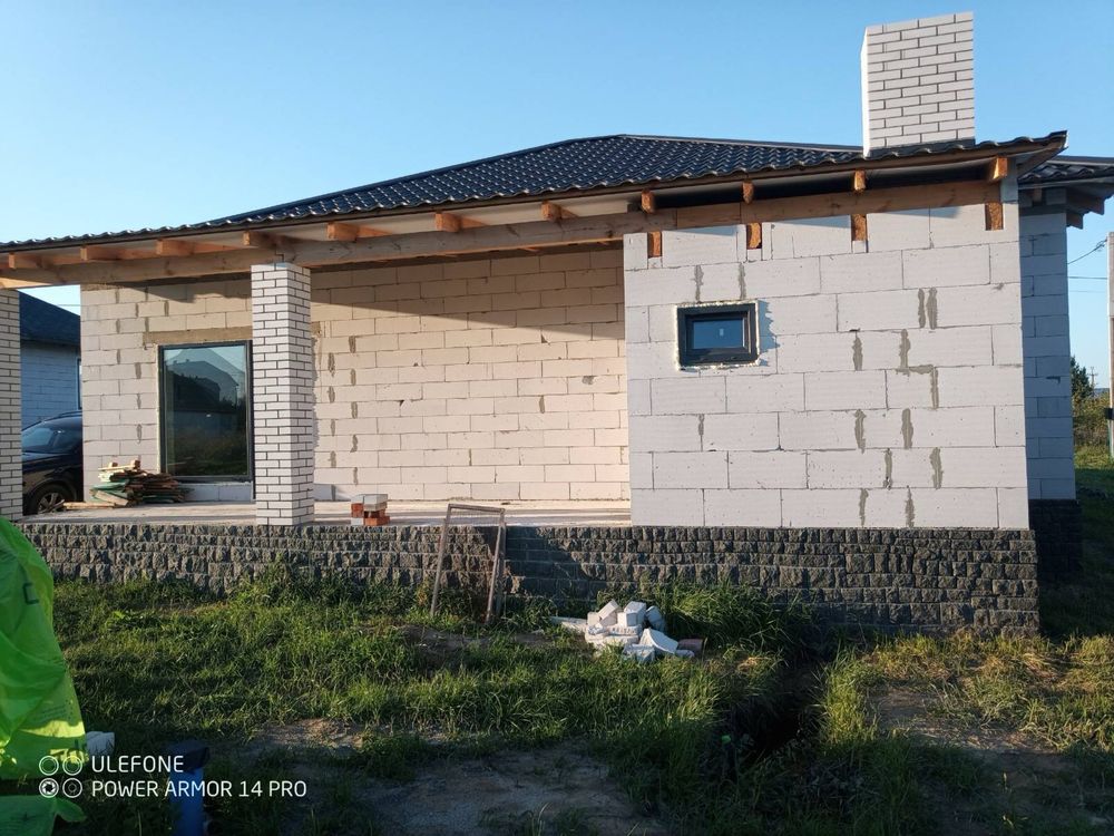 Продаж будинку біля лісу