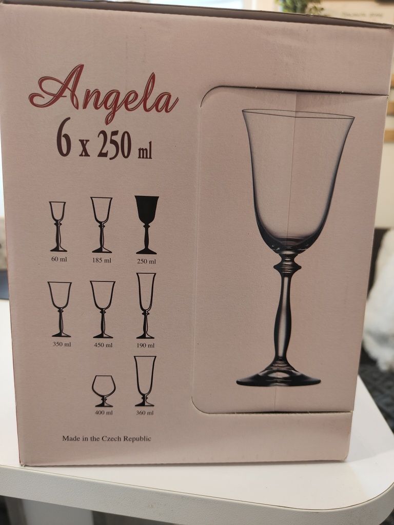 Продам набір нових бокалів для вина Bohemia Angela