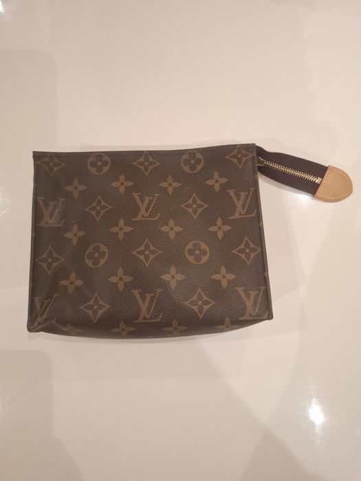 Necessaire Louis Vitton