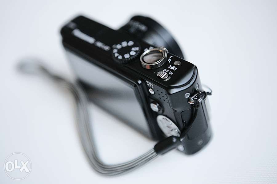 продам дизайнерский и высокотехнологичный фотоаппарат Panasonic LX-2
