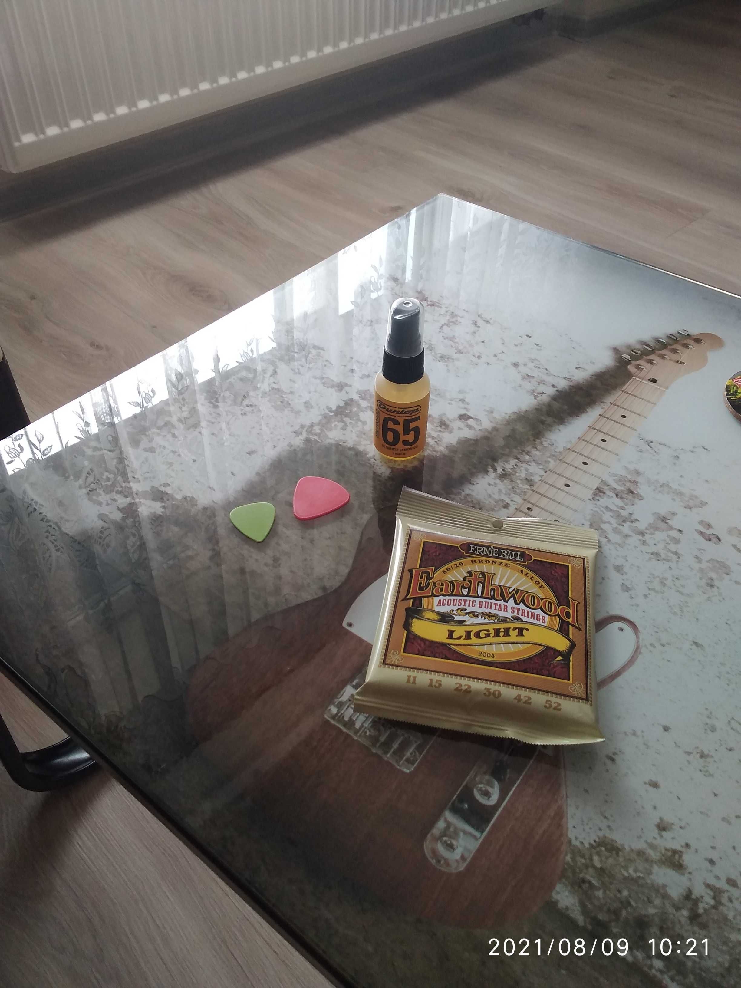 Gitara akustyczna Epiphone z akcesoriami