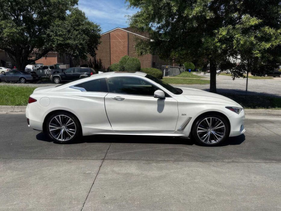 Infiniti Q60      2017