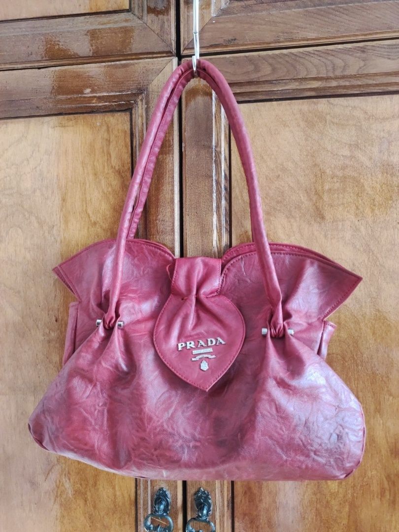 Вінтажна сумка Prada .