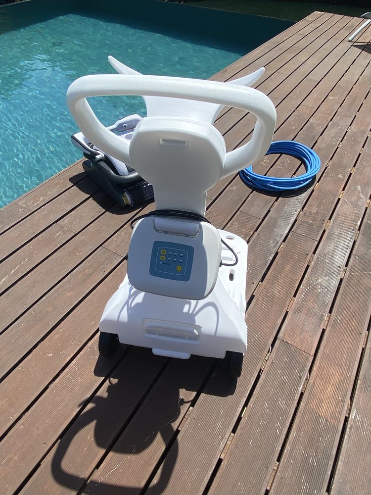 Aspirador robot piscina