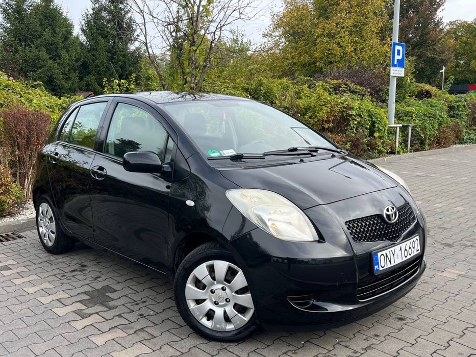 Toyota Yaris 1.0b // Super Stan // Zadnany // Oszczedny // Gwarancja