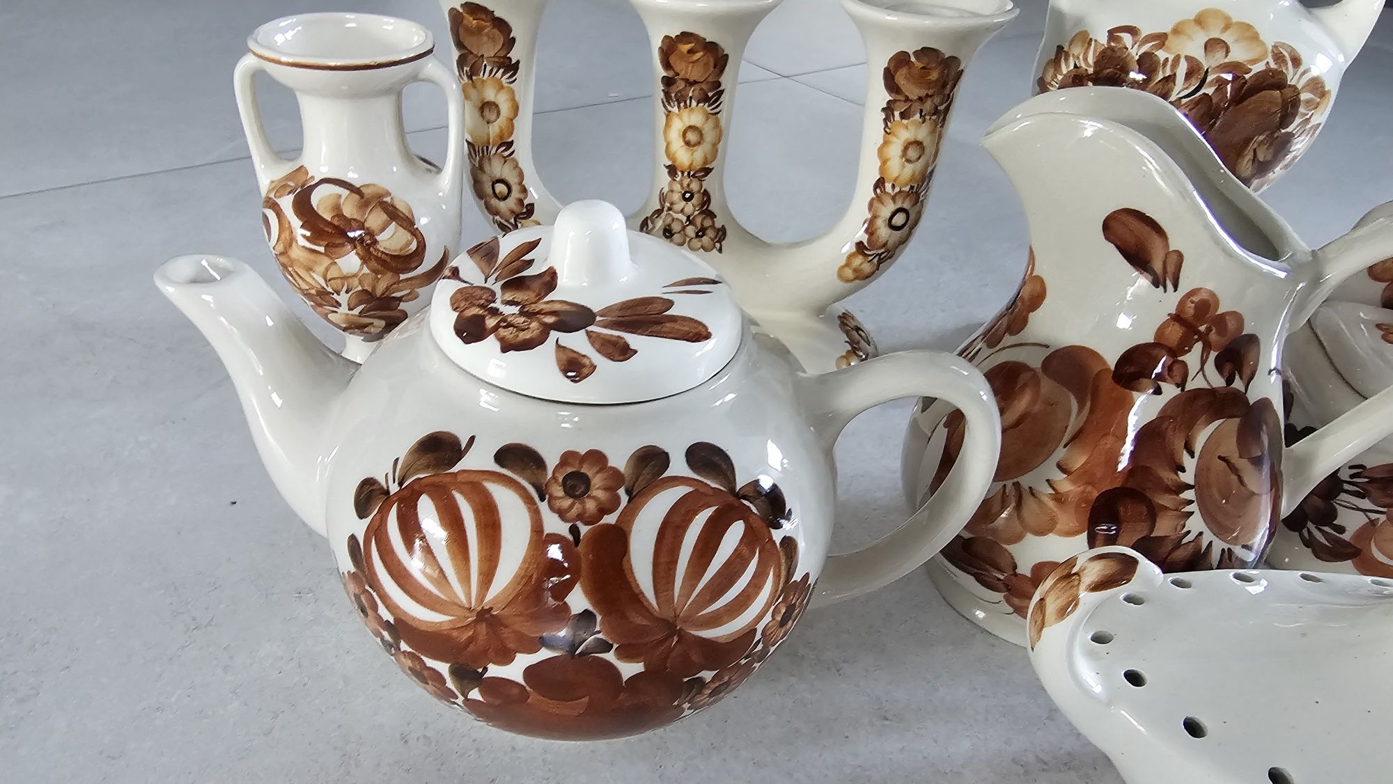 Zestaw ceramiczny PRL – 7 elementów, ręcznie malowany – styl rustykaln