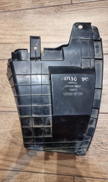 Chlapacz nadkole osłona prawy tył Toyota Verso