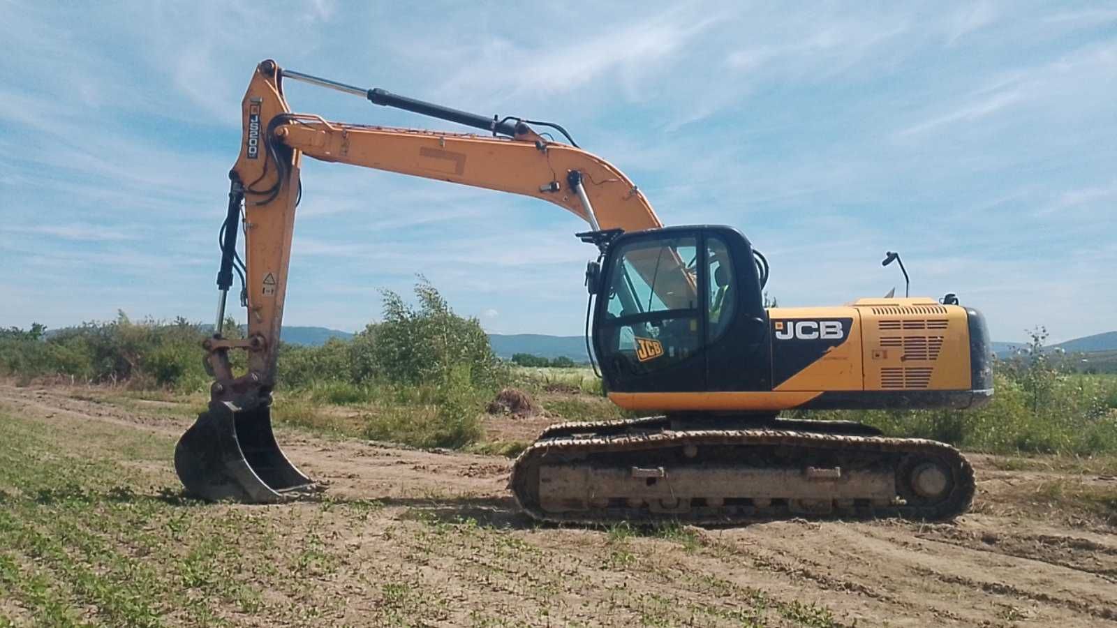 Послуги екскаватора Оренда екскаватора 15-22т. JCB JS220 Komatsu PW180