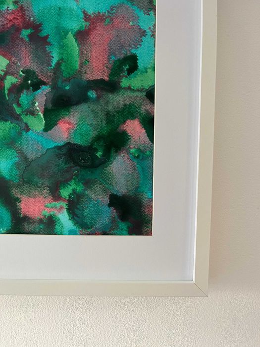 Pintura abstrata em acrílico em tons de azul e verde com moldura 30x40