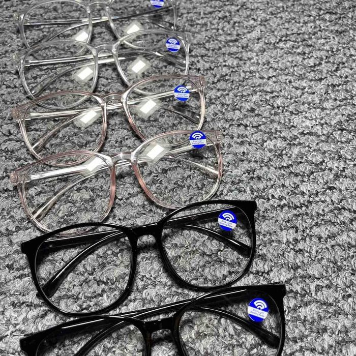 Новогодняя акция! Очки + подарок!