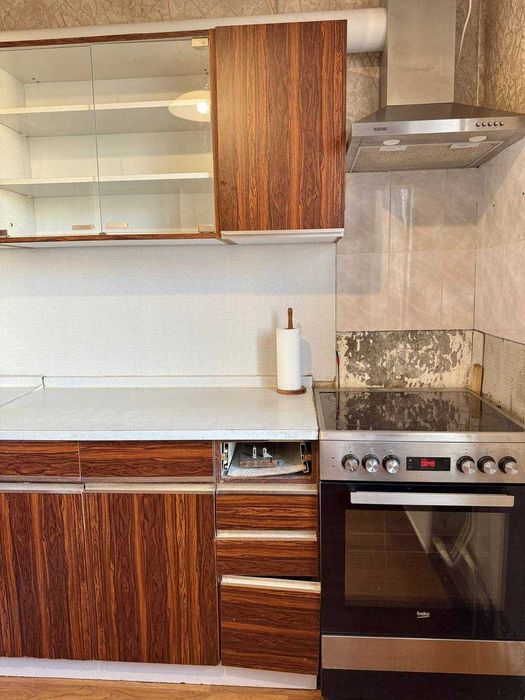 3 кім квартира з ремонтом, метро Харківська, вул. Ревуцького 18А