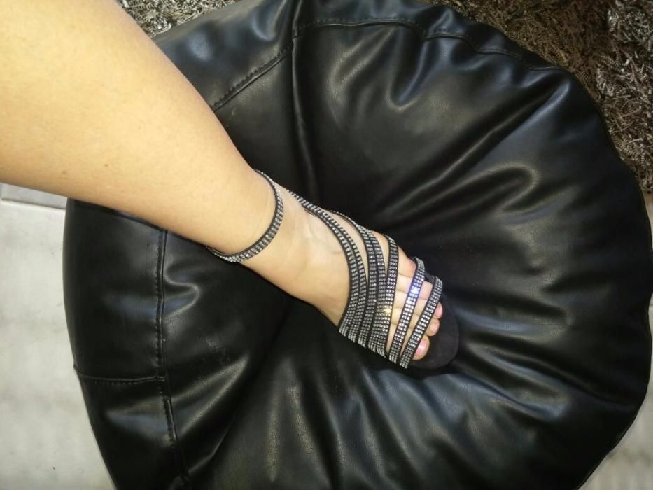 Sandalias Prateadas novas