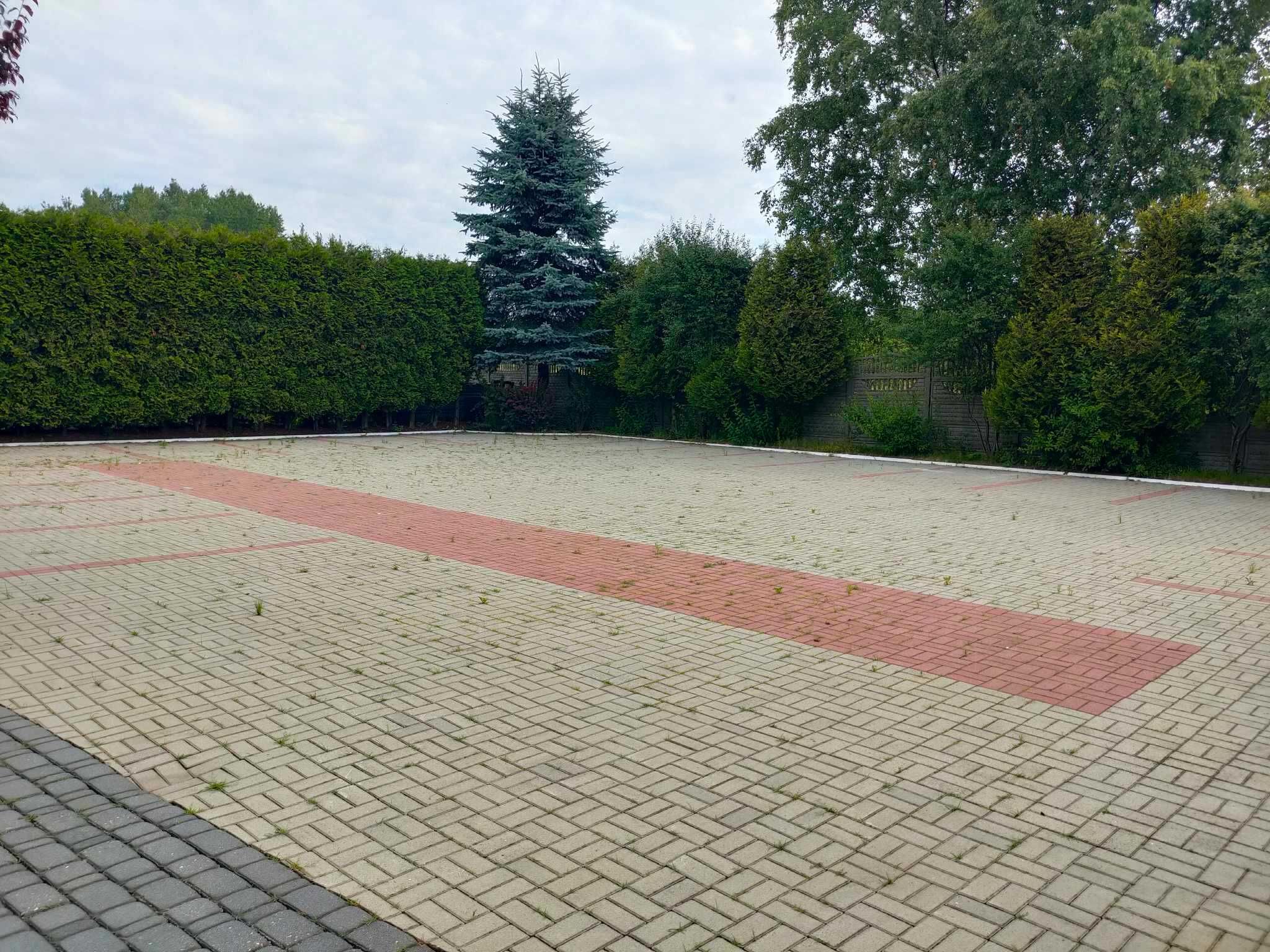 Komfortowy budynek biurowy, duży parking, blisko trasy DK94