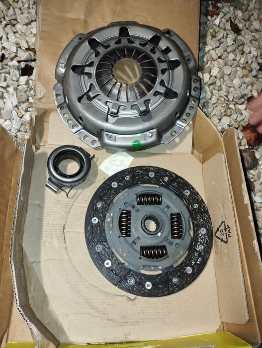 Część.Sprzedam szczepienia do samochodu Toyota Corolla