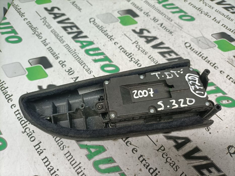 Comando / botão / interruptor vidros frente direito MERCEDES-BENZ Clas