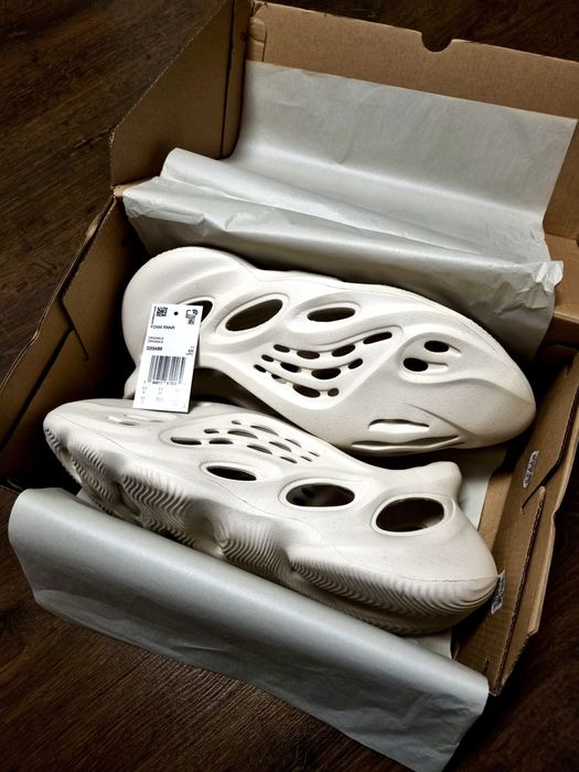 adidas Yeezy Foam RNNR Ararat Runner YZY White Białe Kanye Ye West