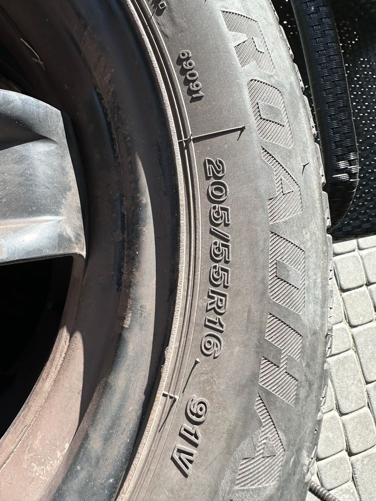 Opony z felgami 205/55 R16