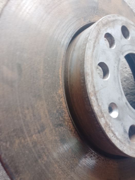 Гальмівні диски VW  5C0-615-301-D