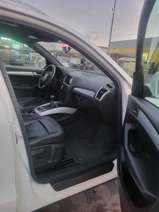 Audi Q5 2010 r. 2,0 TDI 4x4