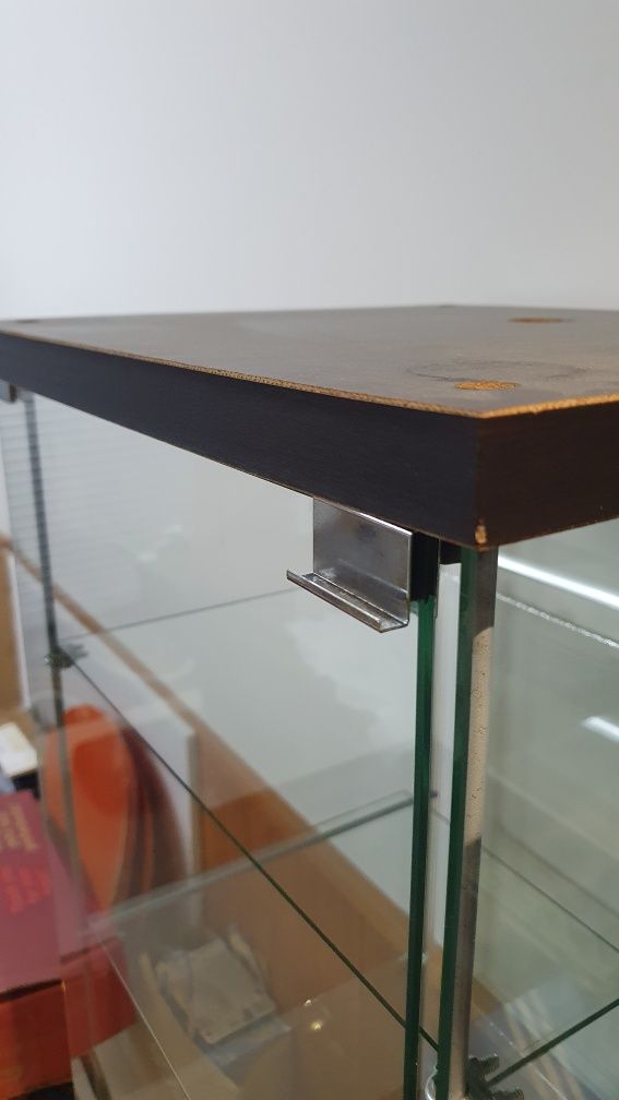!! Vitrine com 8 prateleiras !! - VENDIDO
