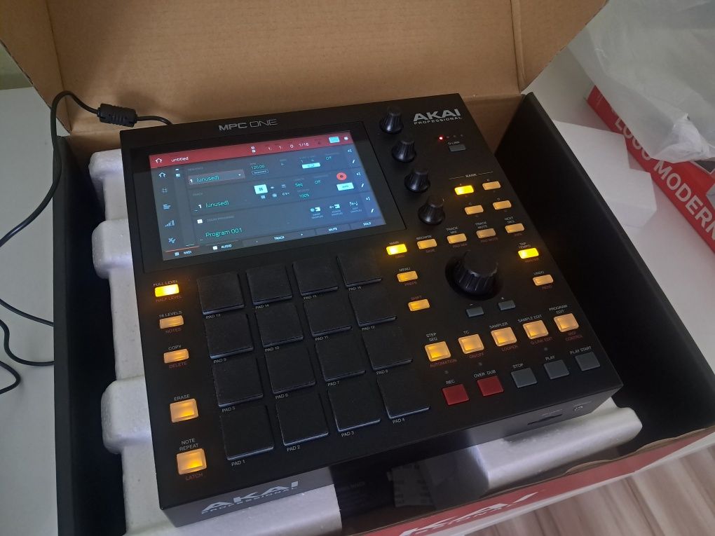 Akai MPC One black