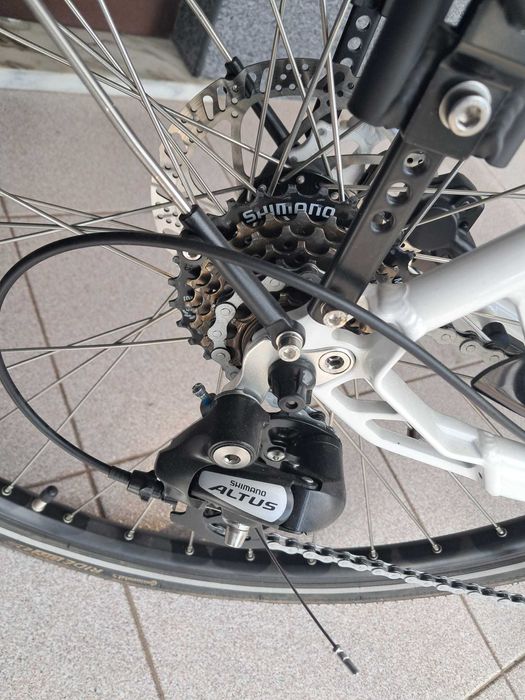 Bicicleta elétrica autonomia 70/80km NOVA Neomouv Kalyso h2 roda 28