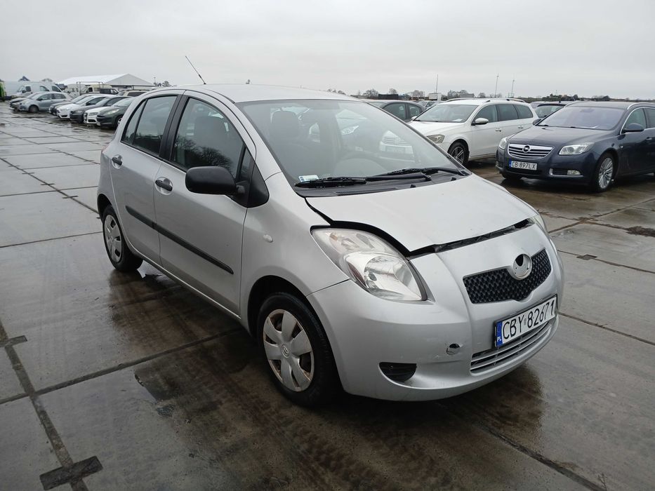 Toyota Yaris II 1.0 VVTI klima 5 drzwi
