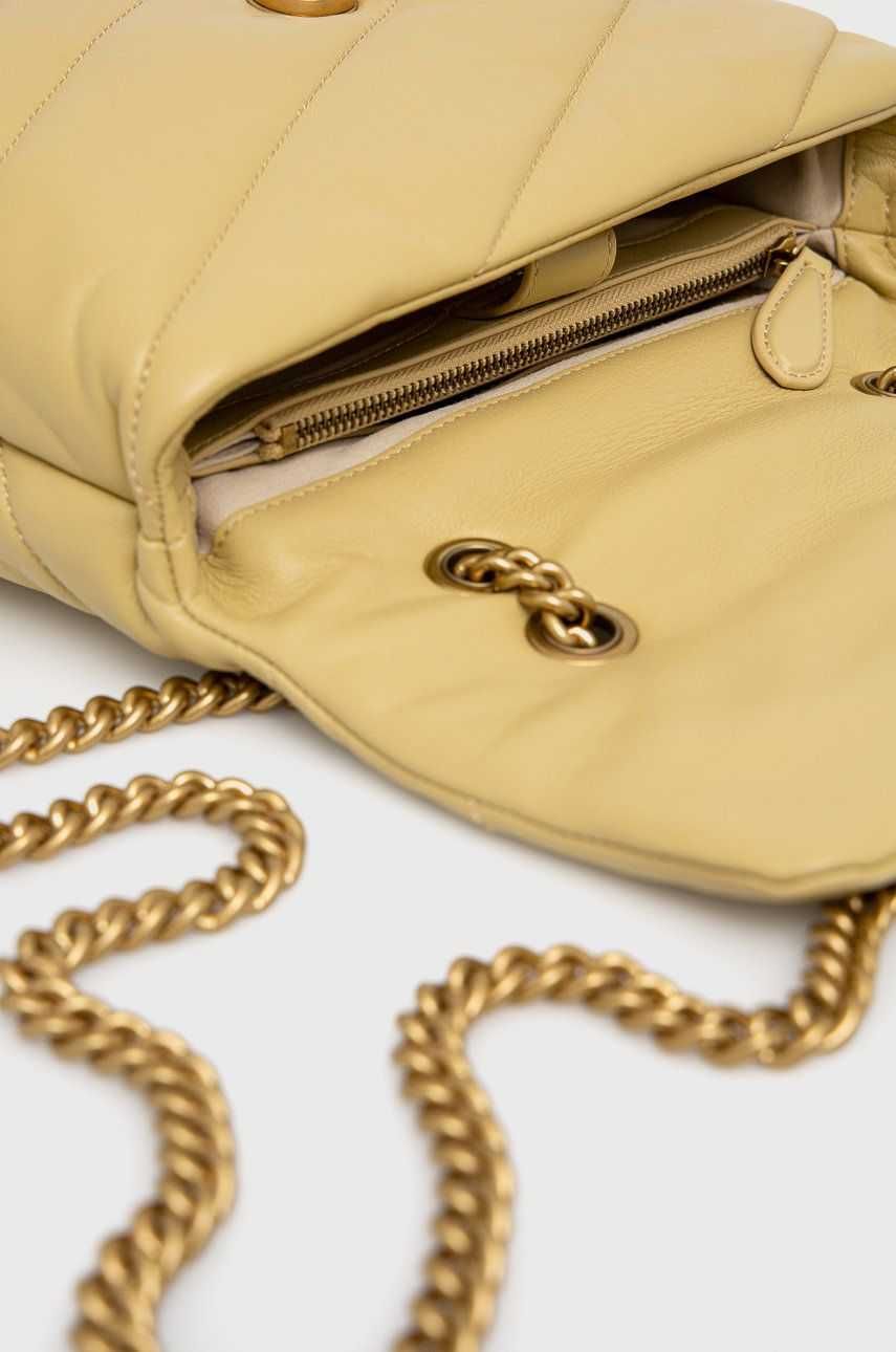 Шкіряна сумочка Pinko в модному кольорі butter yellow