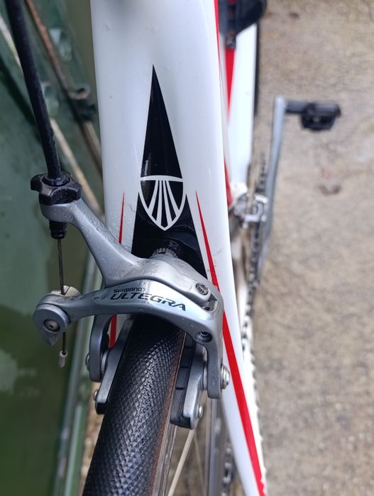 Bicicleta de estrada Trek de carbono