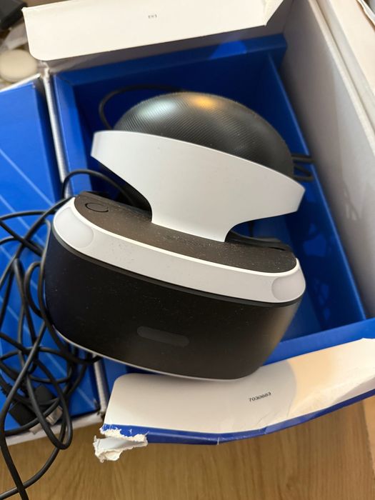 Konsola PS4 pro + 2 pady + okulary VR jak nowa