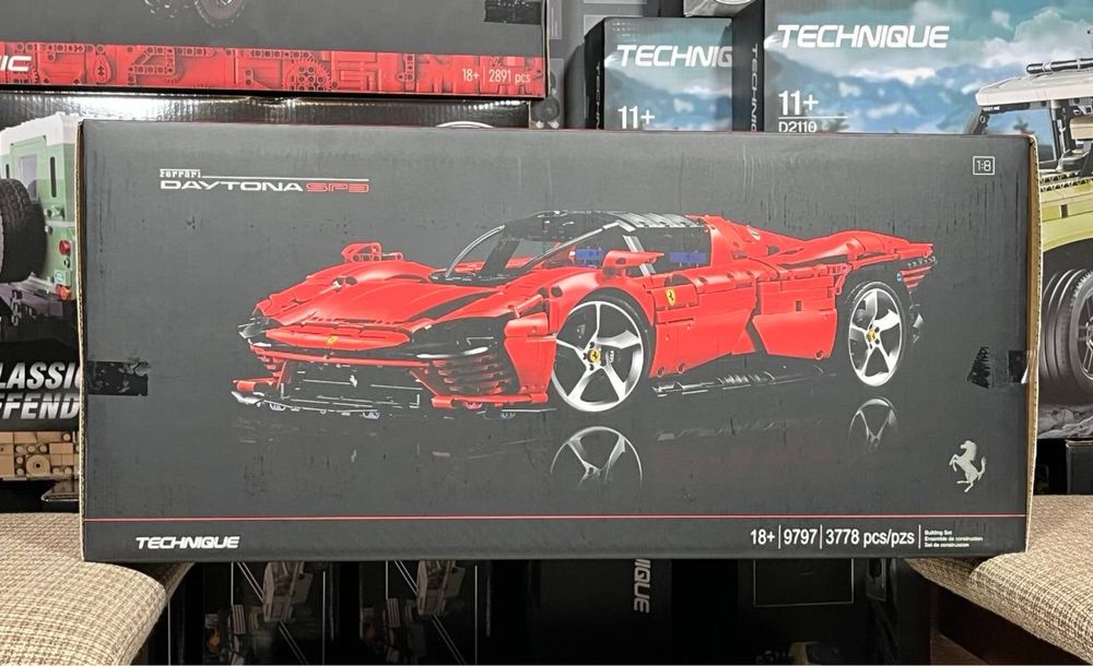 Конструктор Lego Ferrari Daytoma(3778 деталей)1:8Маштаб