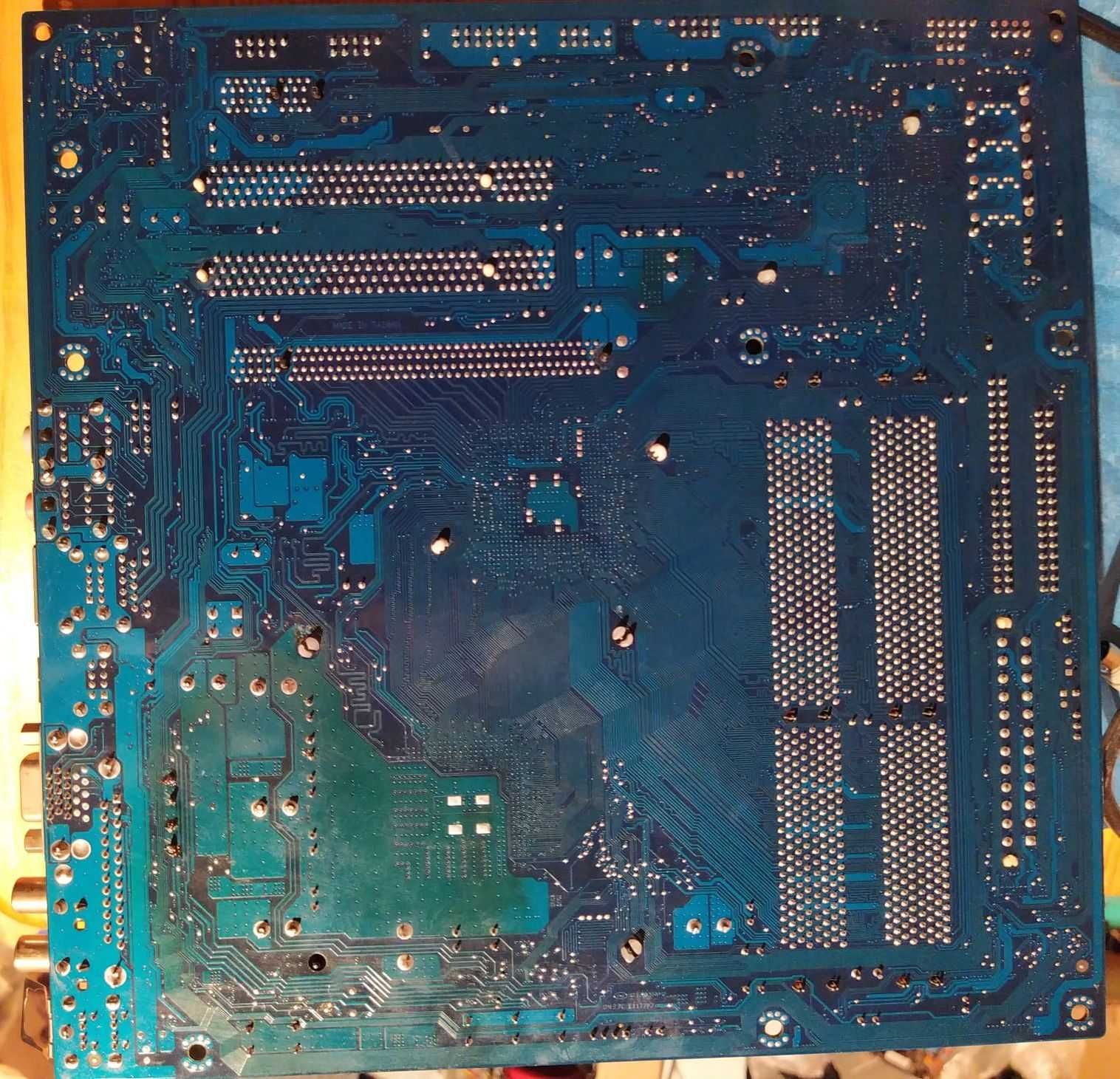 Gigabyte GA-81915G-MF Pentium 4 3.2 Ghz + pamięć