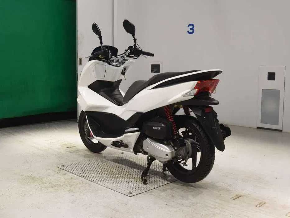 Купити максі скутер Honda PCX 150 KF18 в Арт Мото Суми, з документами
