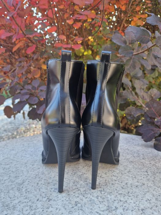 Czarne botki kozaki Zara 40 na szpilce eleganckie modne