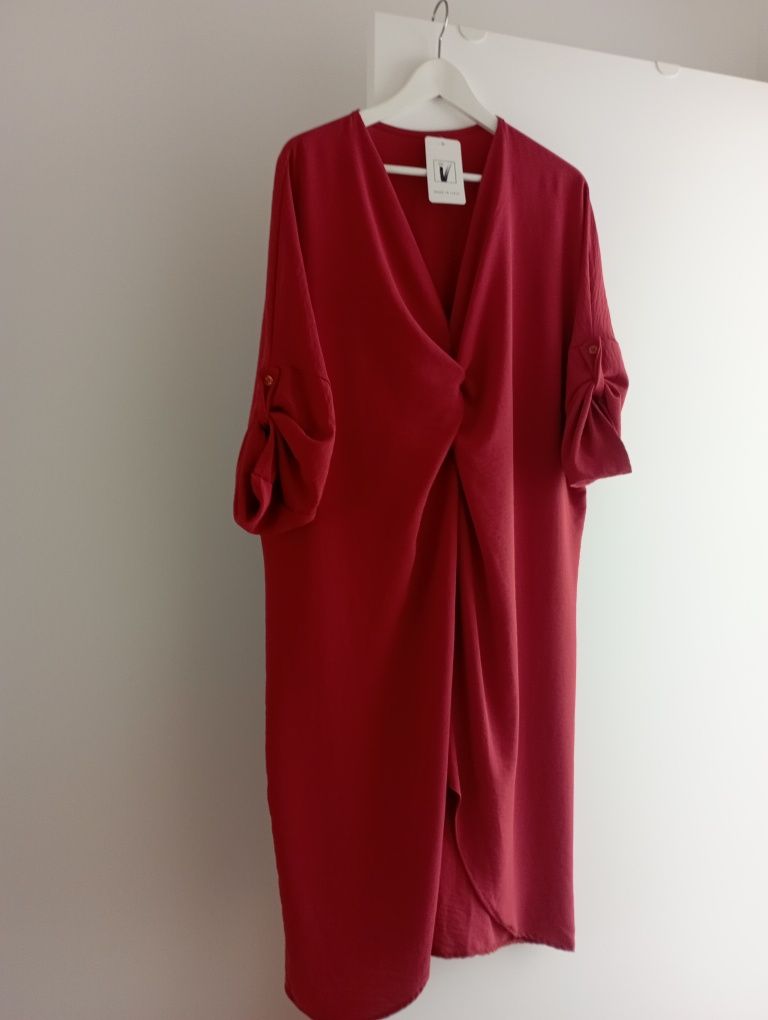 Vestido de senhora vermelho nunca foi usado