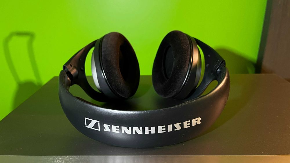 Słuchawki HiFi - SENNHEISER HDR 140 z bazą TR 140