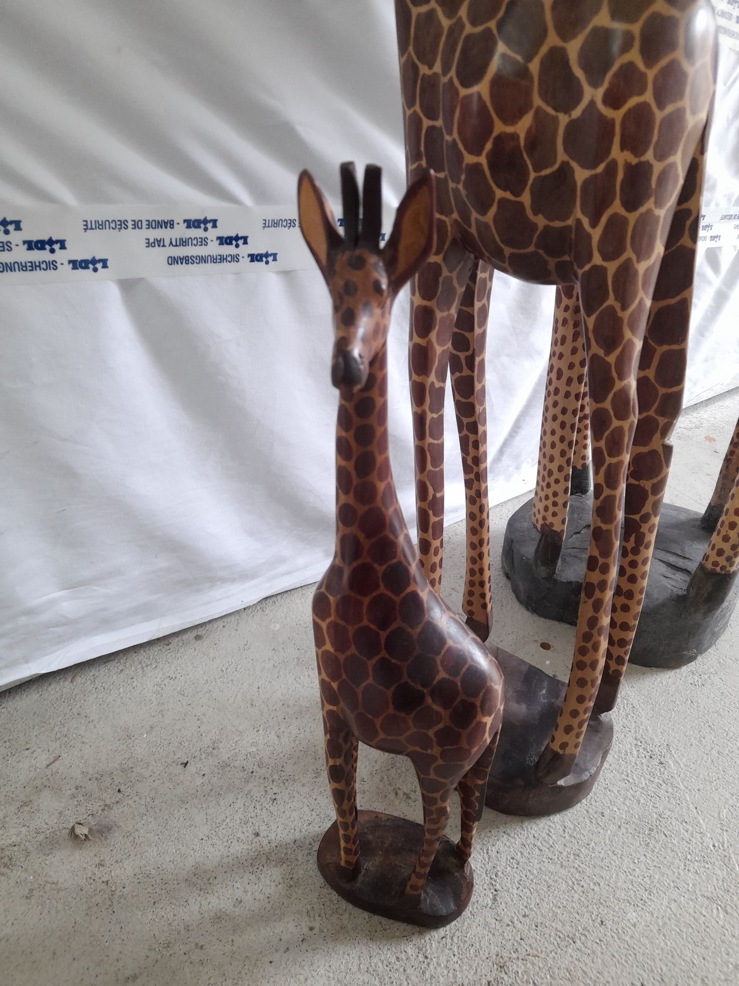 Girafas em madeira maciça artesanal