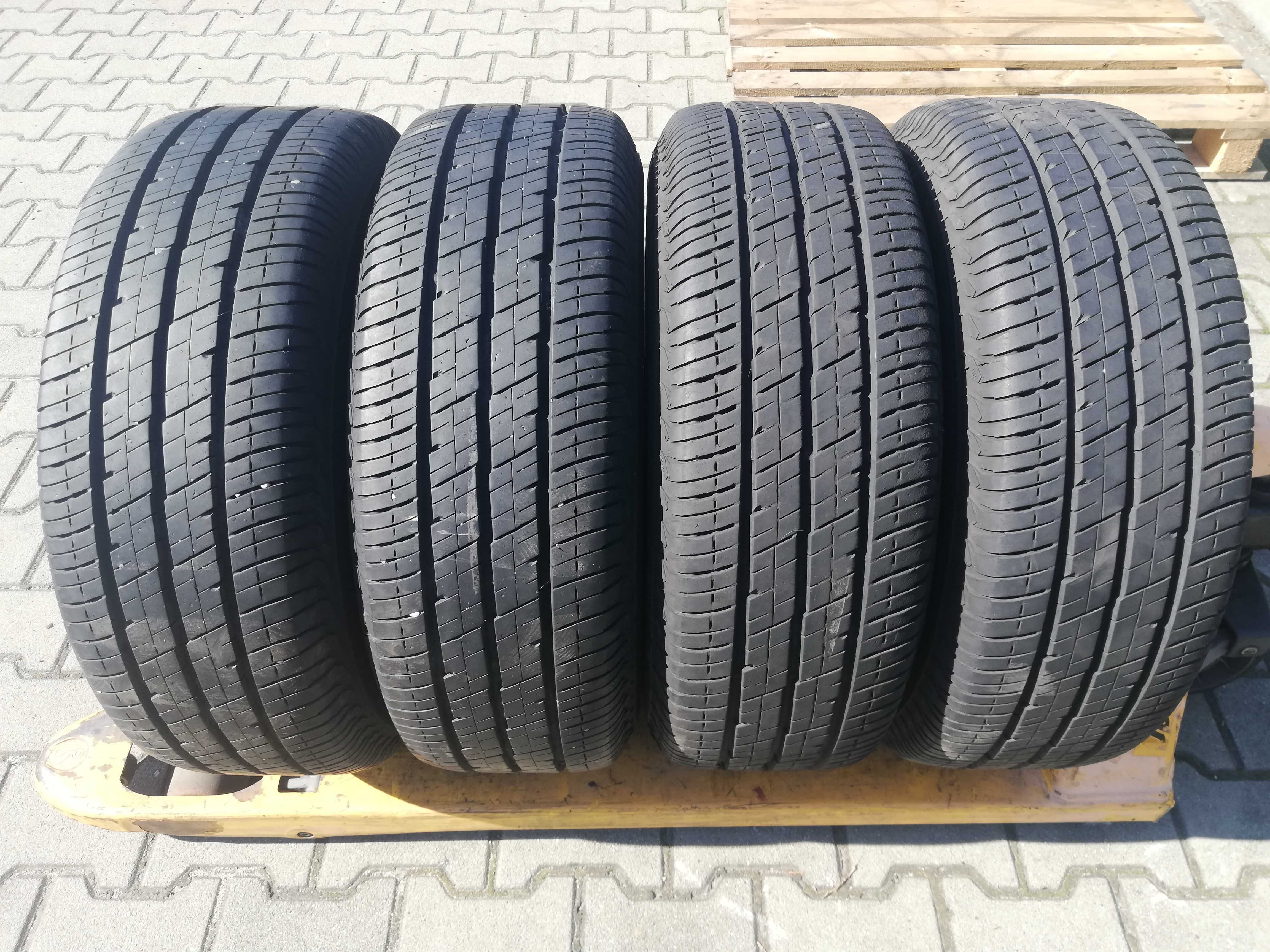 4x 215/65 R15C 104/102T Continental Vanco 2 / 536