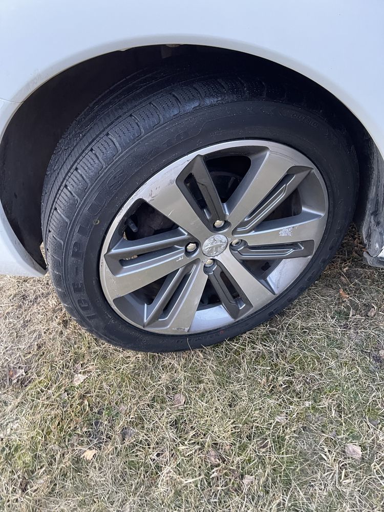 Диски з резиною Пежо 3008 5008 235/45 R18 4*108