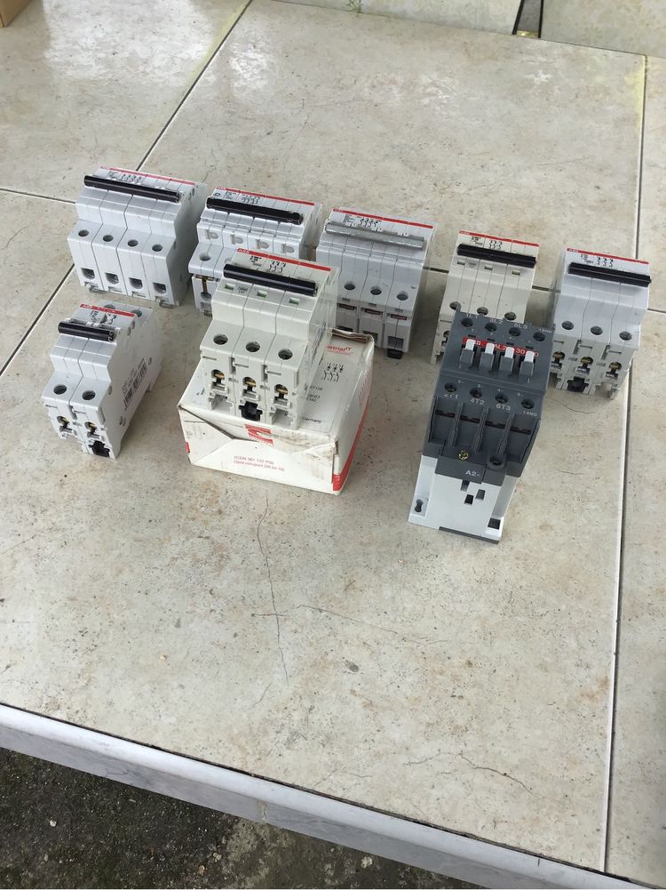 Equipamento ABB disjuntores e contactor