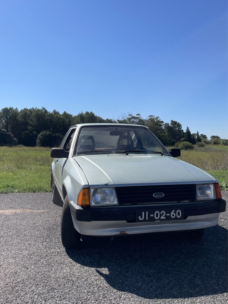 Ford escort 3 door 1.1