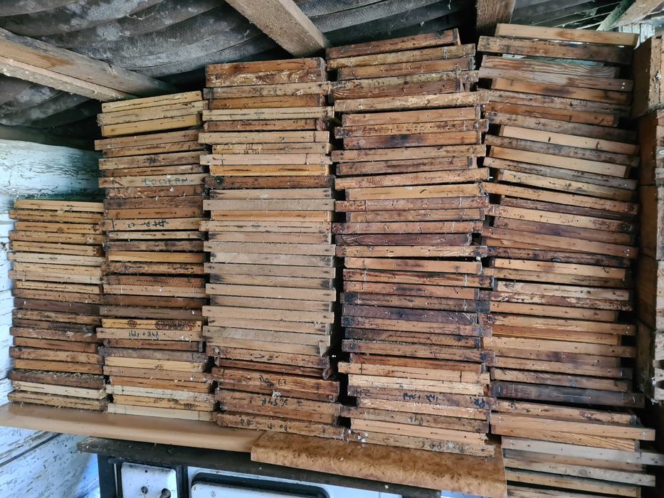 Ramki warszawskie poszezane,docieplenia,ule dadant.