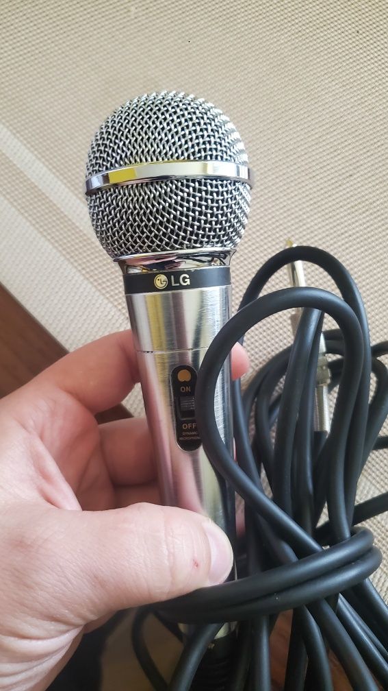 Мікрофон LG новий