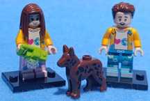Casal de Turistas com cão (Cidade)