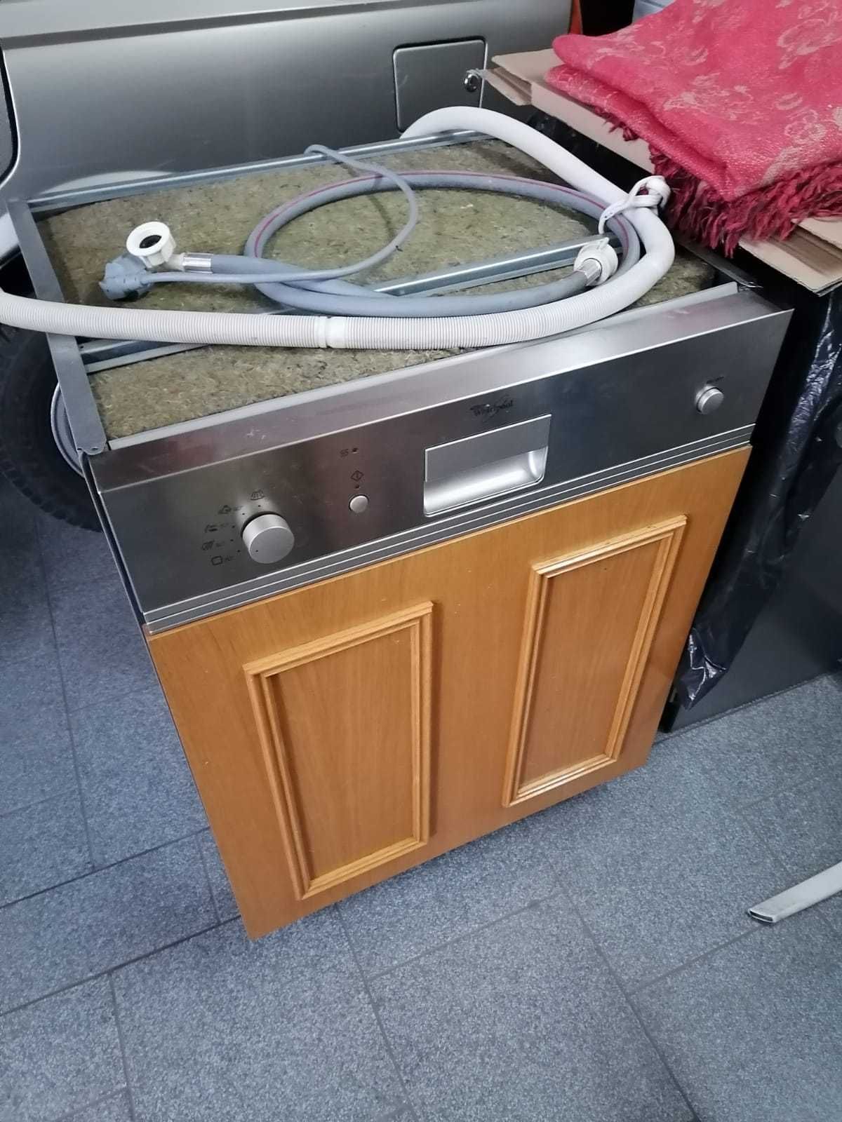 Duża zmywarka Whirlpool