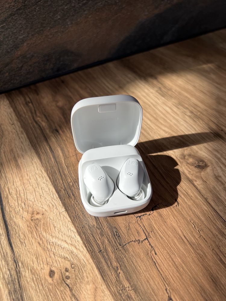 Навушники Sennheiser Accentum True Wireless