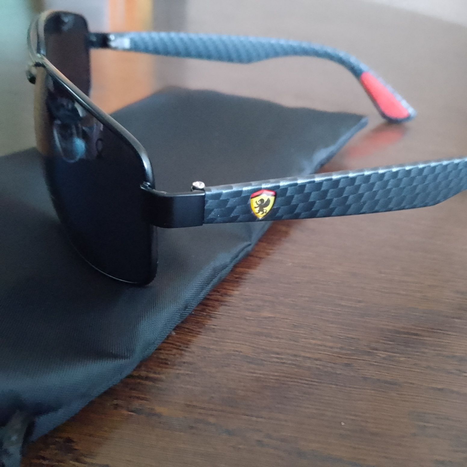 Okulary Ferrari carbon