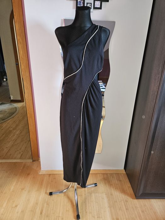 Długa czarna dopasowana sukienka maxi na jedno ramię Asos