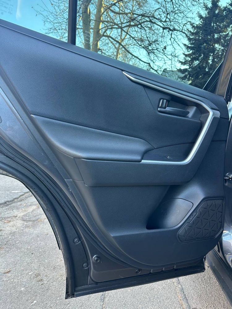 Продам офіційне авто Toyota RAV 4 2019 р.в